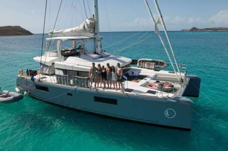 Review img # 48 of the yacht AEOLUS 77