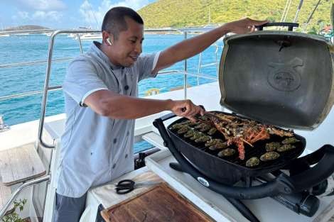 Review img # 6 of the yacht ASCENSION