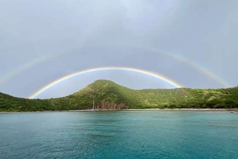 Review img # 1 of the yacht C’EST LA VIE