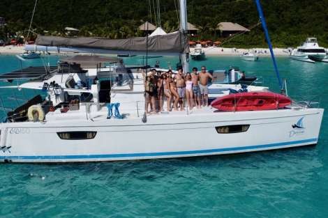 Review img # 2 of the yacht DEVINE SAILING