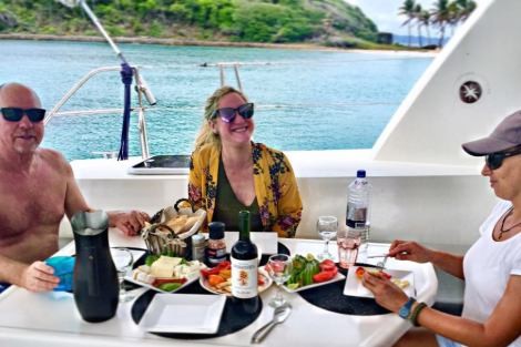 Review img # 87 of the yacht Groovy