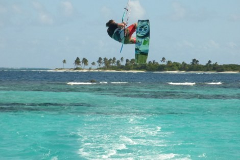 Review img # 95 of the yacht Groovy