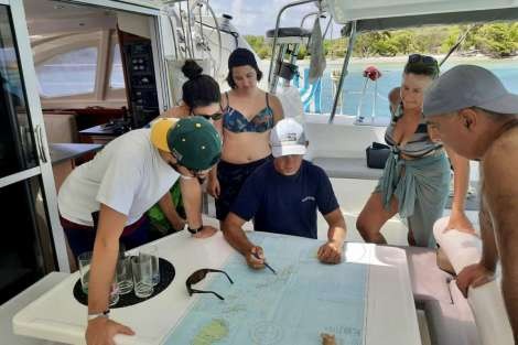 Review img # 33 of the yacht Groovy