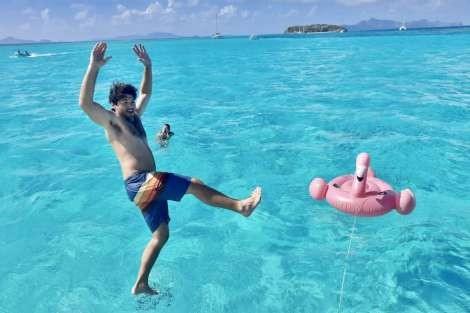 Review img # 32 of the yacht Groovy