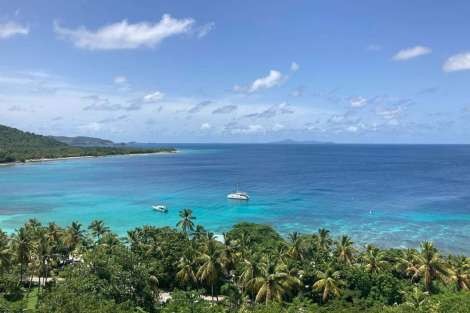 Review img # 9 of the yacht ILLUSION