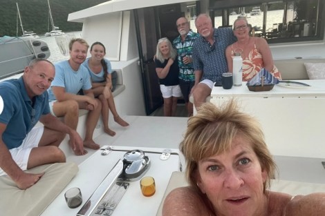 Review img # 1 of the yacht ISLAND KISSES