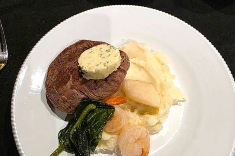 Review img # 13 of the yacht ISLAND KISSES