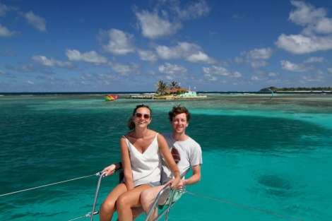 Review img # 86 of the yacht ISOLABLUE