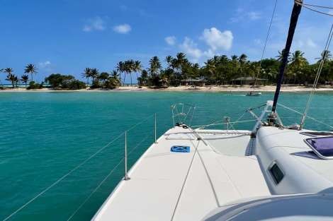 Review img # 103 of the yacht ISOLABLUE