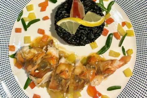 Review img # 36 of the yacht ISOLABLUE