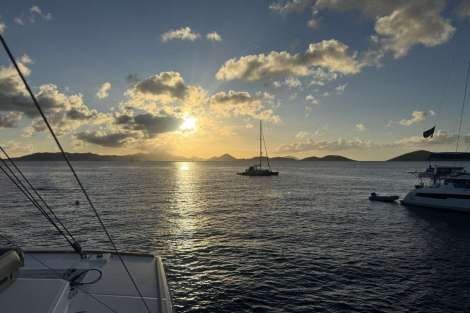 Review img # 3 of the yacht ITHAKA