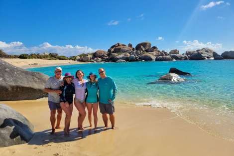 Review img # 20 of the yacht LIQUID ZEN