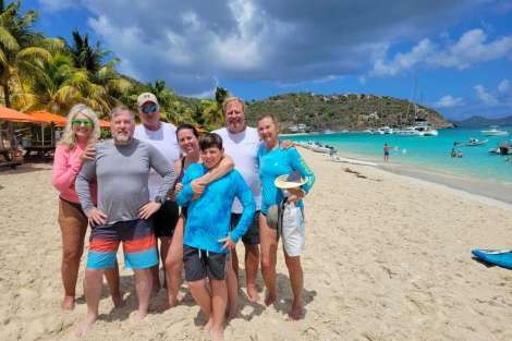 Review img # 9 of the yacht LIQUID ZEN