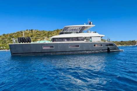 Review img # 15 of the yacht MARE BLU