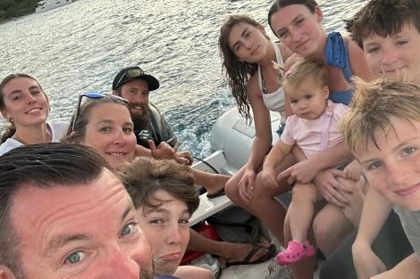 Review img # 1 of the yacht PERPETUAL BLUE