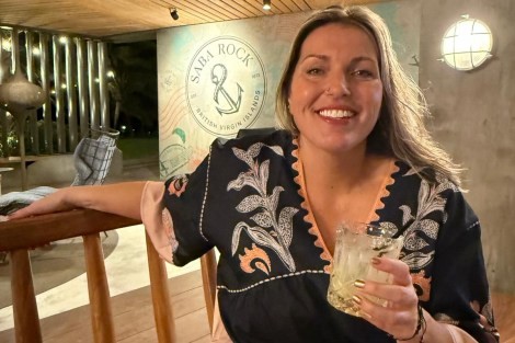 Review img # 1 of the yacht PERPETUAL BLUE