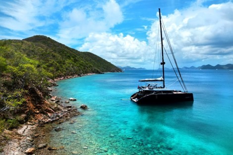 Review img # 8 of the yacht RELENTLESS II 80