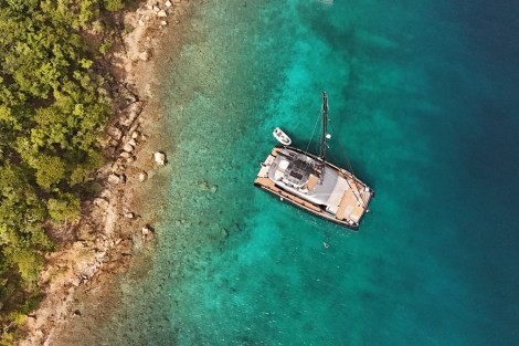 Review img # 5 of the yacht RELENTLESS II 80