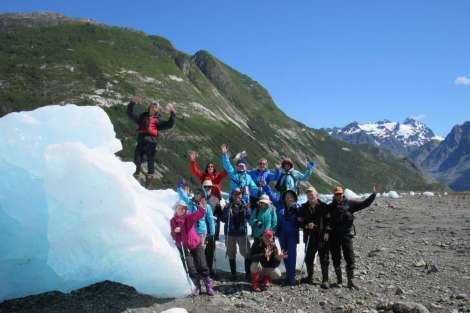 Review img # 1 of the yacht Snow Goose