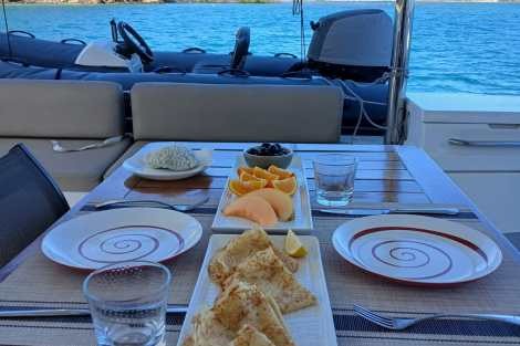 Review img # 5 of the yacht SWAN