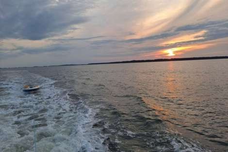 Review img # 18 of the yacht TOP SHELF