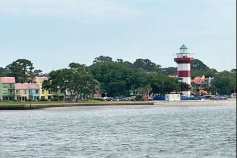 Review img # 29 of the yacht TOP SHELF