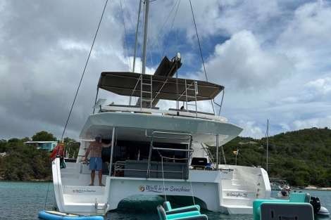 Review img # 2 of the yacht WALK’N ON SUNSHINE