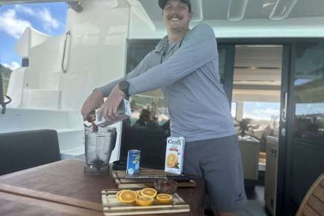 Review img # 3 of the yacht WANDERLUST